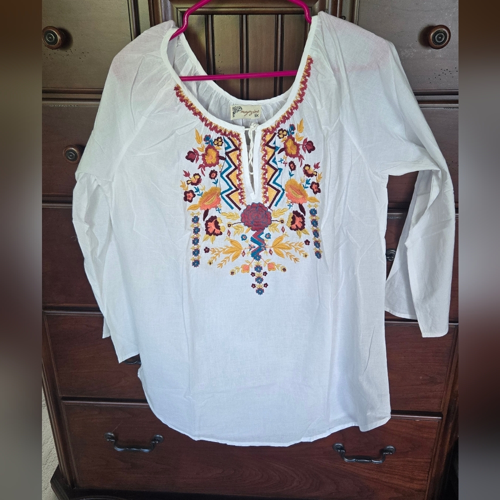 NWT, Magazine, Embroidered White Top, Sz. 1X